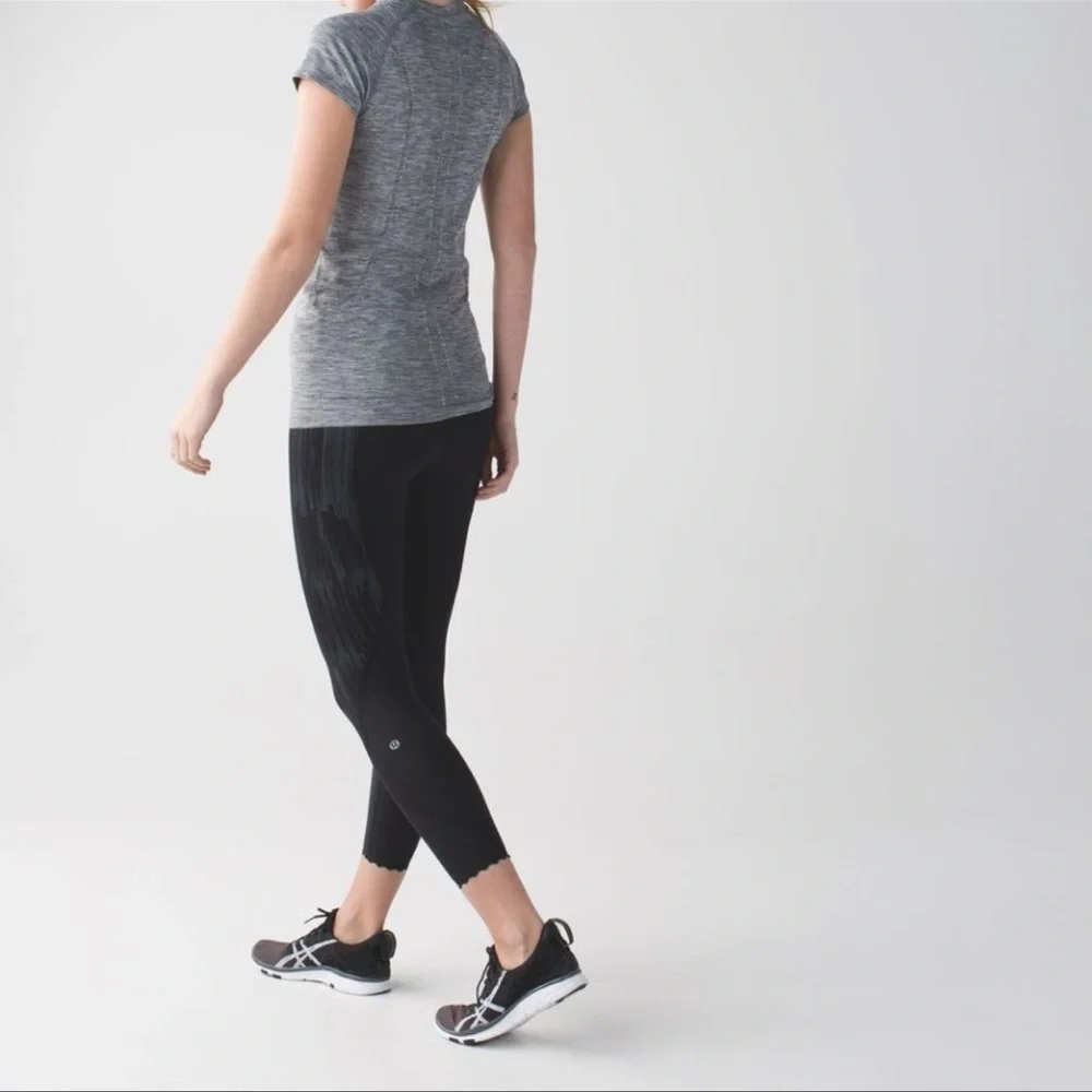 Lululemon Tight Stuff Tight in Scratch Match Black Multi Size 6